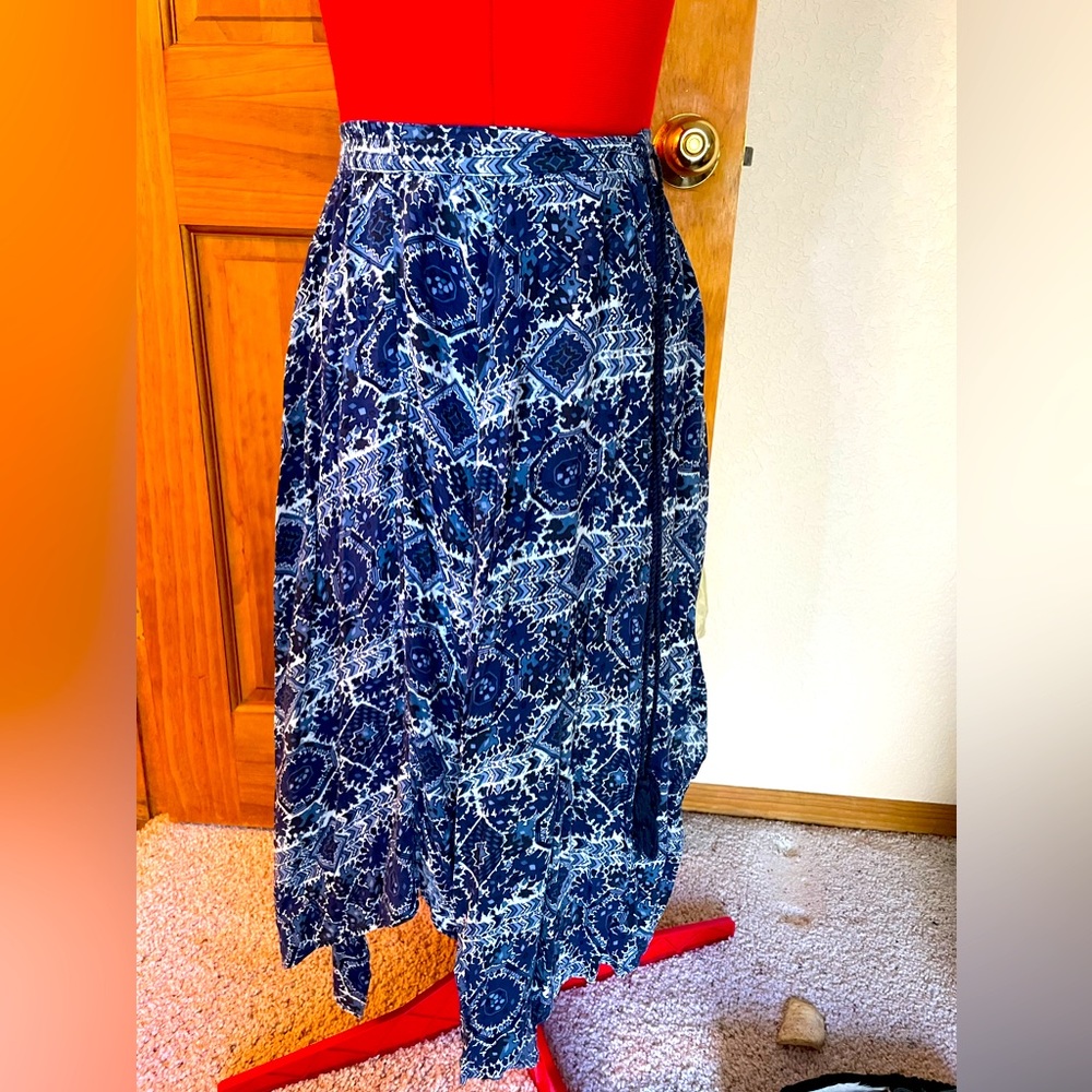 Hollister asymmetrical skirt size can